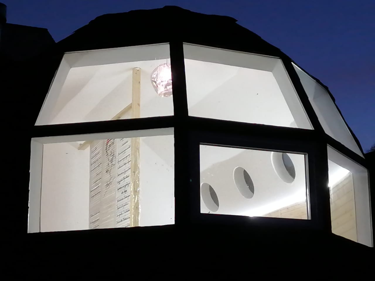 Заканчиваем оформление "подводной лодки" из серии "Знаменитости на Байкале"