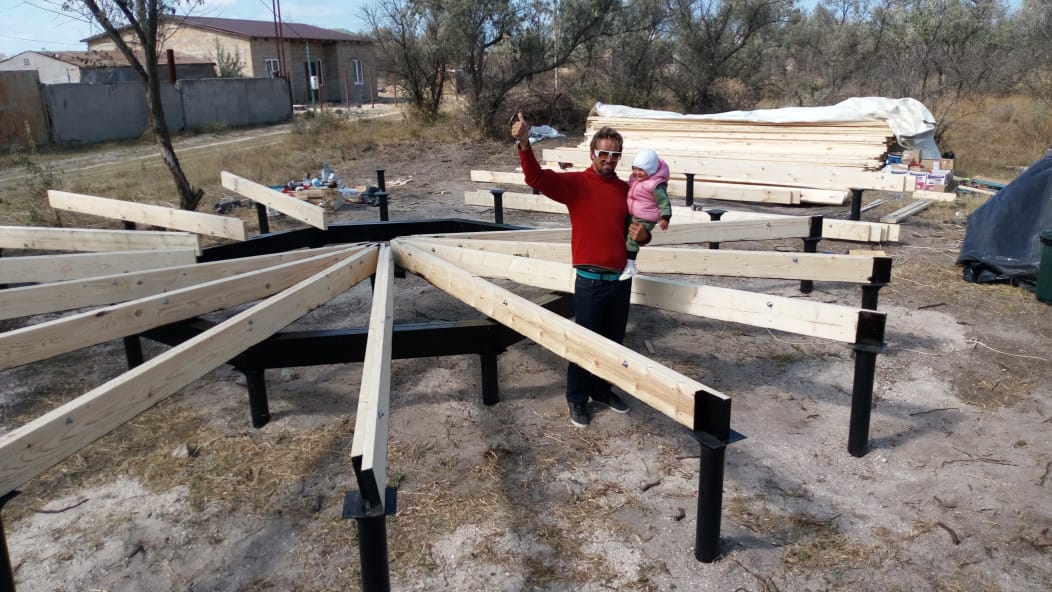 Крым, Азовское море. Володя Панкратов строит DOBROSFERA Z8H для центра водных видов спорта "Ёхохо"