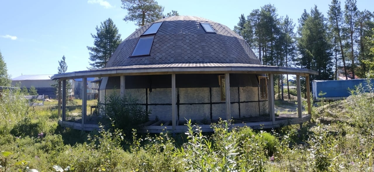 Бригада строителей из Сургута закончили монтаж панорамных и мансардных окон на Z12 в г. Белоярский