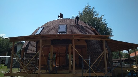 Завершение обшивки купола Z12 мягкой кровлей в Казахстане