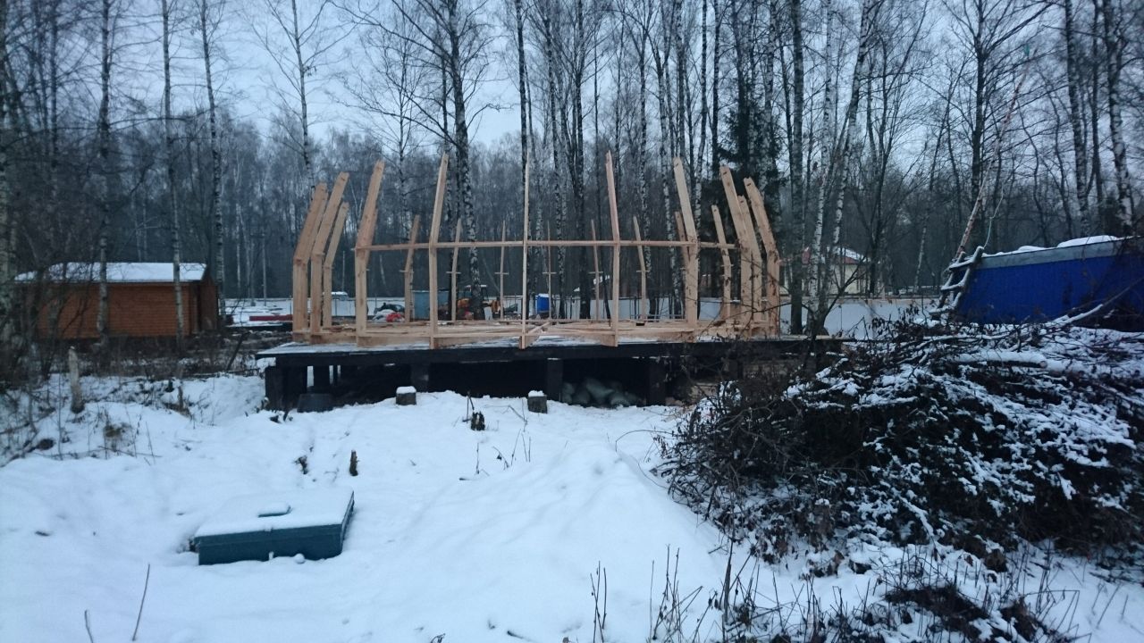 Илья начал возведение каркаса