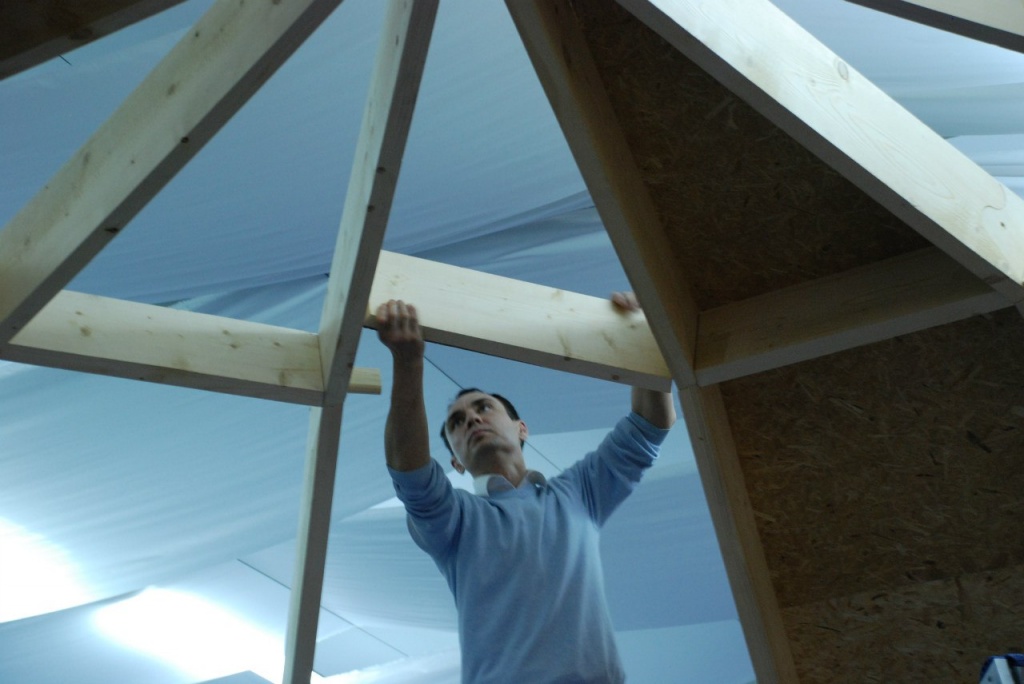 устанавливаем оставшиеся распорки.jpg